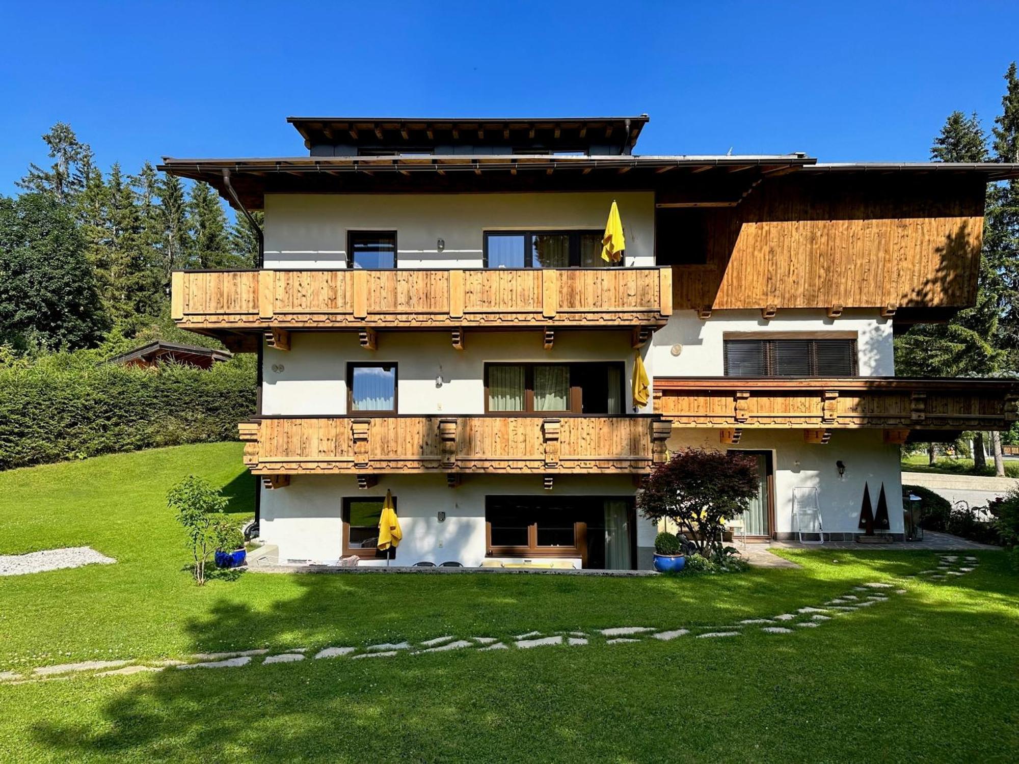 ロイタシュW5 Haus Ganghoferアパートメント エクステリア 写真
